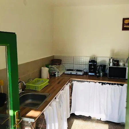 Zulejka Vendeghaz Apartment *