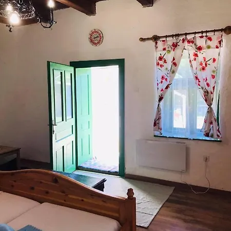 Zulejka Vendeghaz Apartment Matraszele