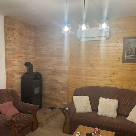 Zulejka Vendeghaz Apartment *
